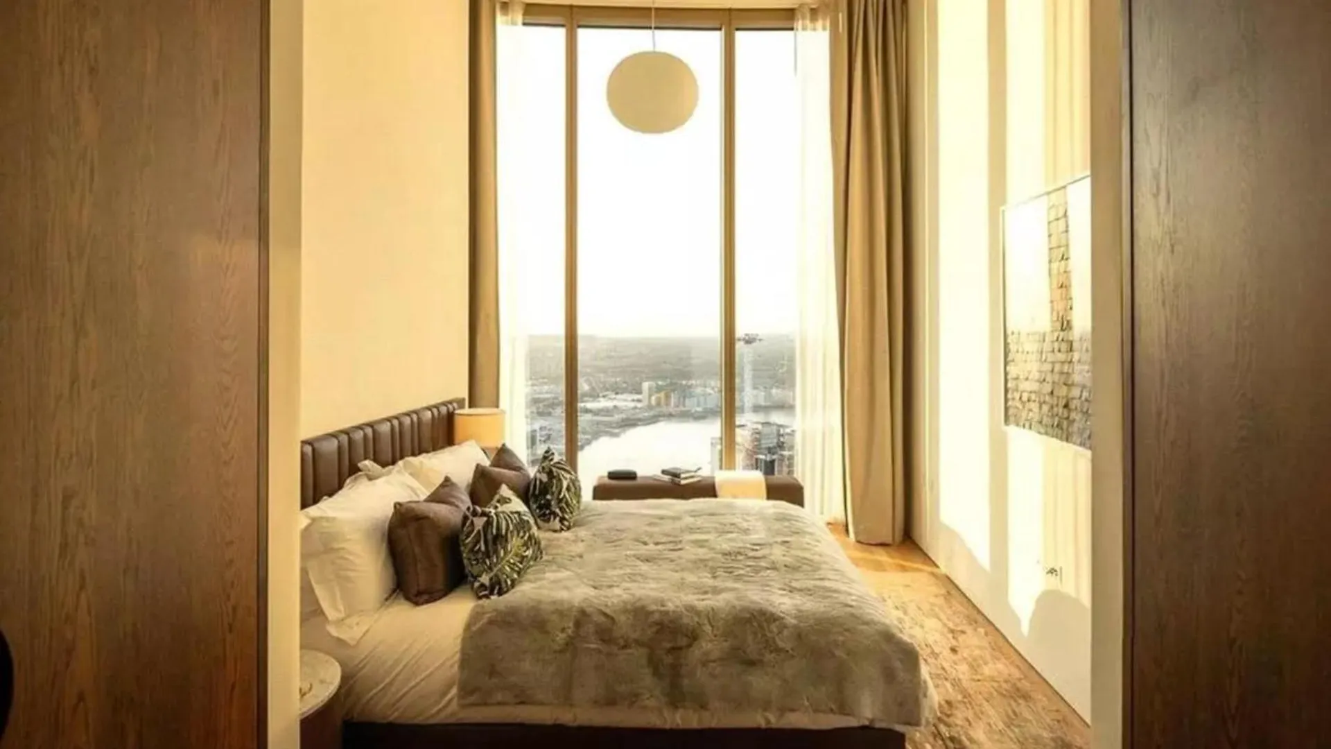 Отель Two Bedrooms Penthouse One Park Drive, Canary Wharf Лондон